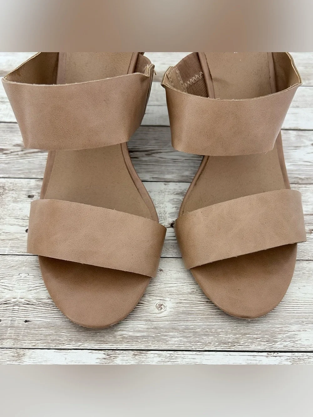 Merona Strappy Wedge Sandal in Tan size 6.5 Ankle Strap Summer Vacation Casual